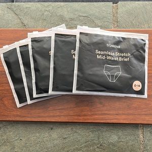 Truekind Seamless Stretch Mid-Waist Brief (5) Black